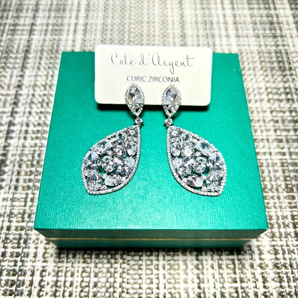 Cote d’ Argert BRAND NEW Silver toned dangling earrings ✨✨✨ - Picture 2 of 6